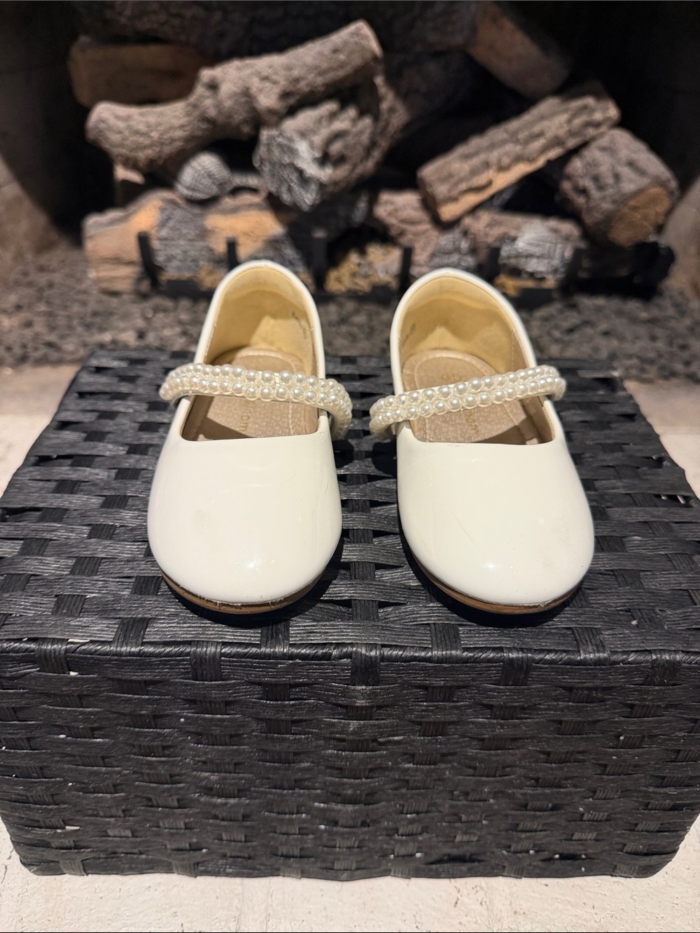 Pearl Strap Girls Dress Shoes in Cream